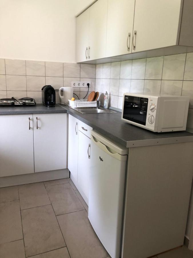 Tisza-Kert Apartmanok Tiszafured Luaran gambar